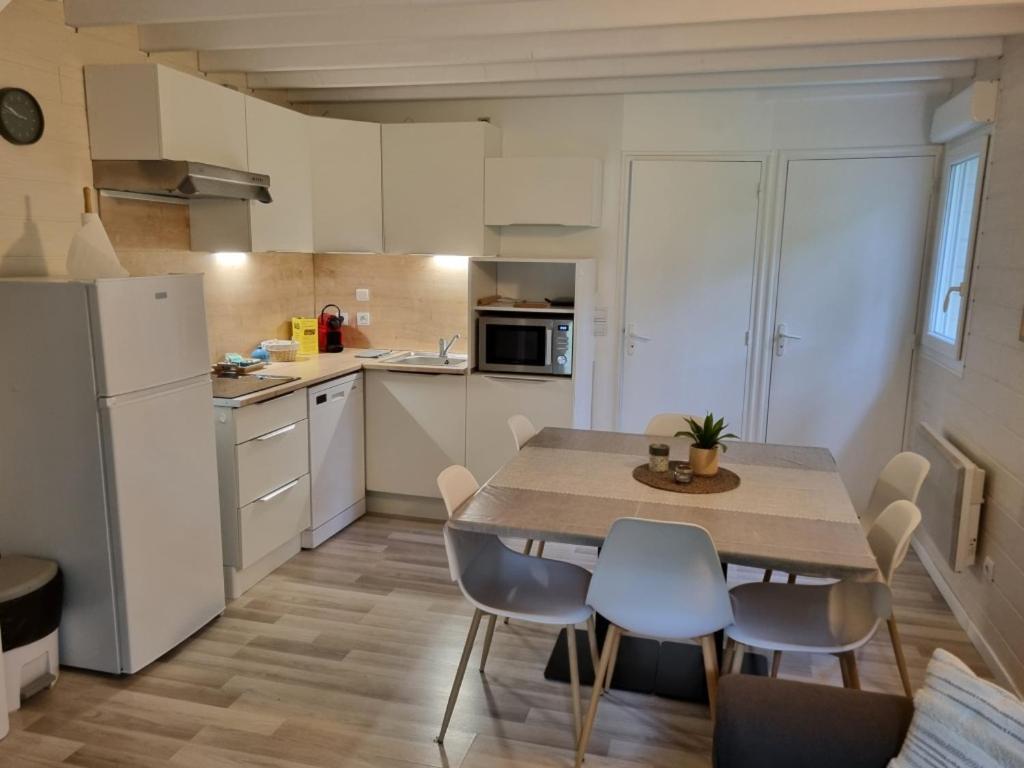 Les Chalets De Saumur, Piscine & Parc Boise, 100M Du Cadrenoir Phòng bức ảnh